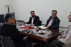 نشست رئیس و معاون اداره میراث فرهنگی و گردشگری کاشان در دانشکده معماری و هنر دانشگاه کاشان.