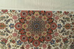 ابداع و اختراع دار قالی بافی بدون دوخت توسط استادان گروه فرش دانشکده معماری و هنر دانشگاه کاشان